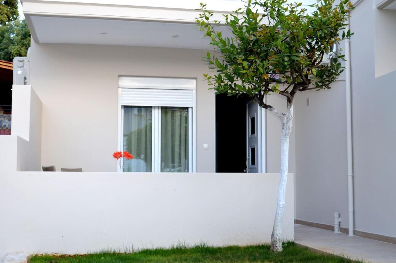 Cosy Apartments Daphne Daratsos Bagian luar foto