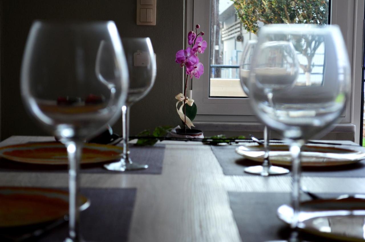 Cosy Apartments Daphne Daratsos Bagian luar foto